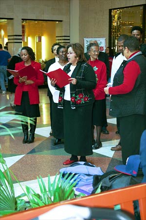 Greater Works Choir at Concord Mall - 15