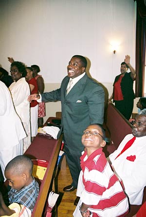 Ernie Stevens visits Greater Works Ministries for Pentecost 2007 - 4-3